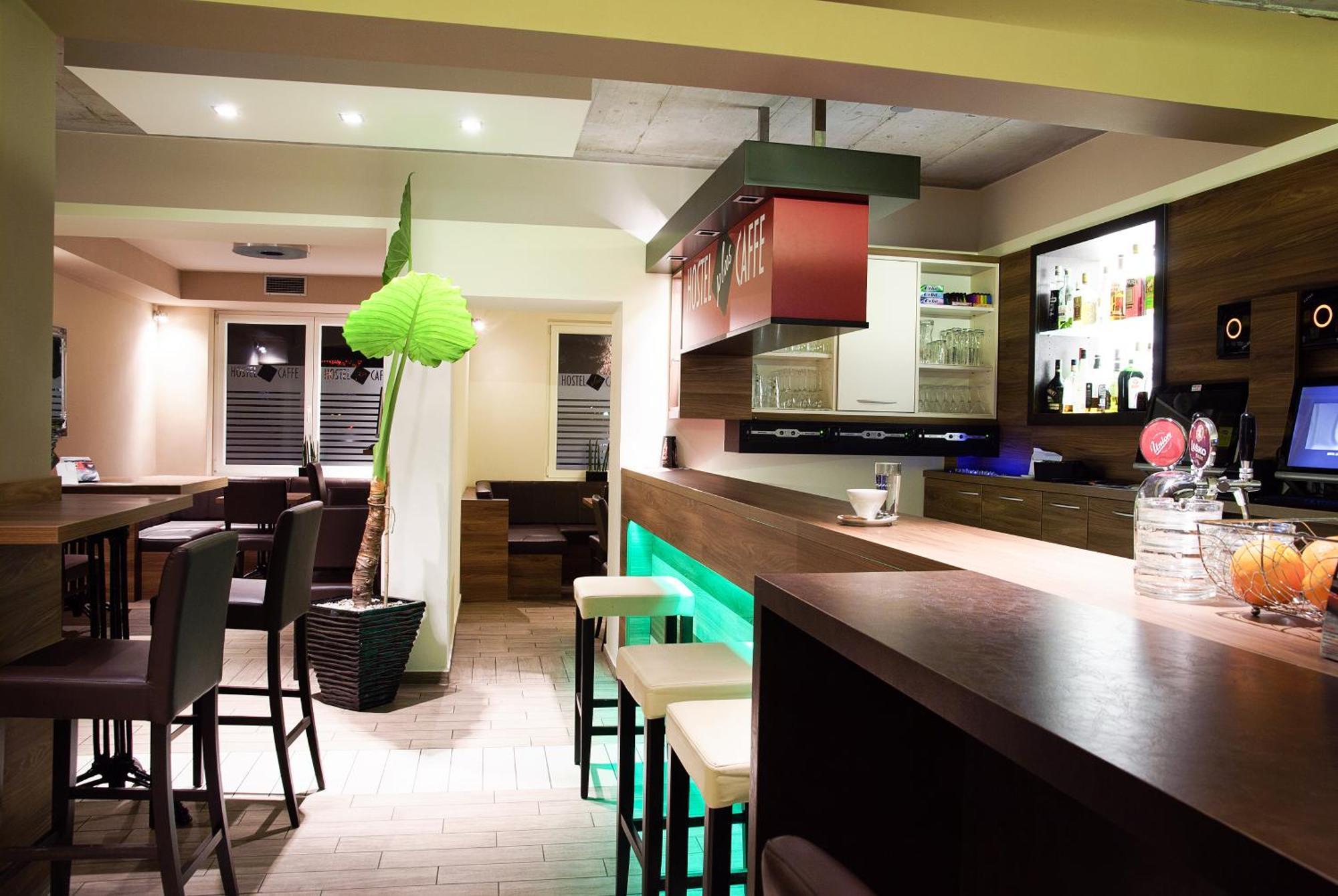 Hostel Plus Caffe Petrovče エクステリア 写真