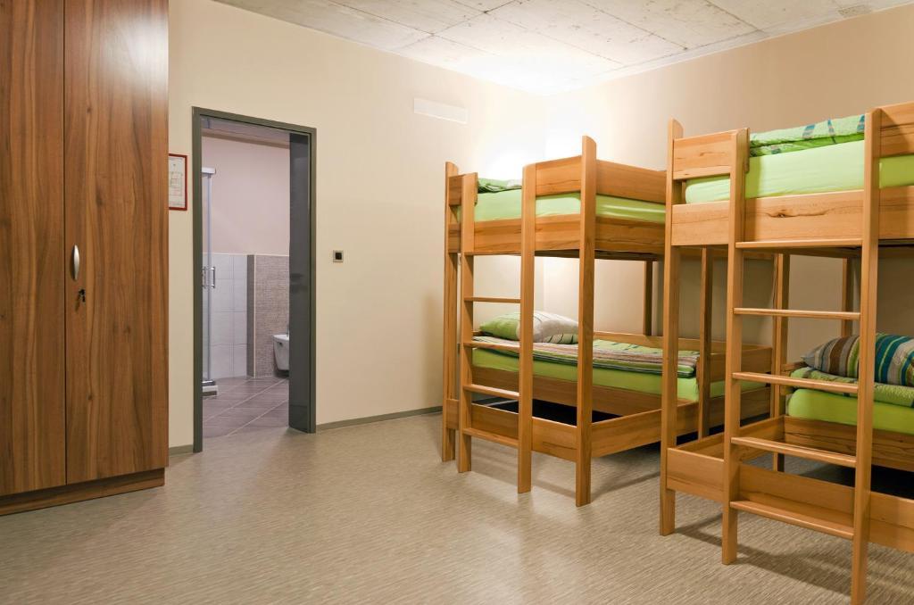 Hostel Plus Caffe Petrovče 部屋 写真